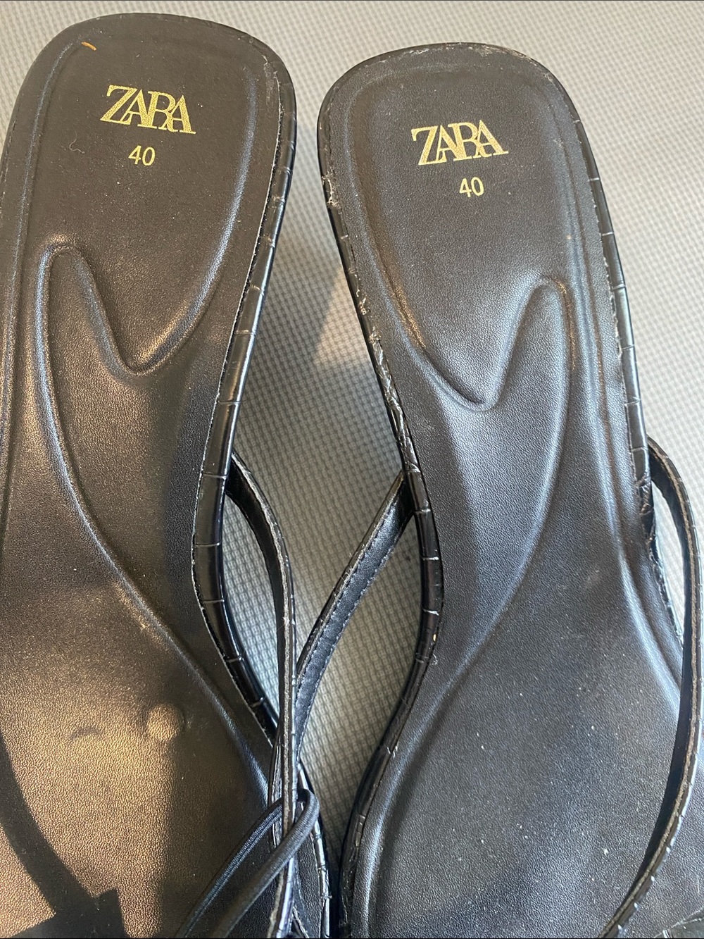 ZARA Black Croc-Texture Strappy Square-Toe Sandals - Picture 2 of 6